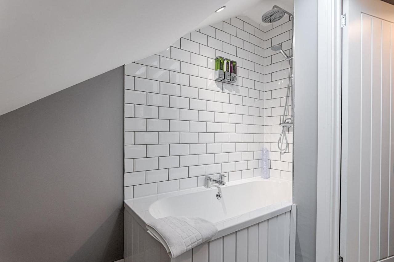 3Rm Flat, Smart Tv'S, Close To All Amenities ラネリー エクステリア 写真