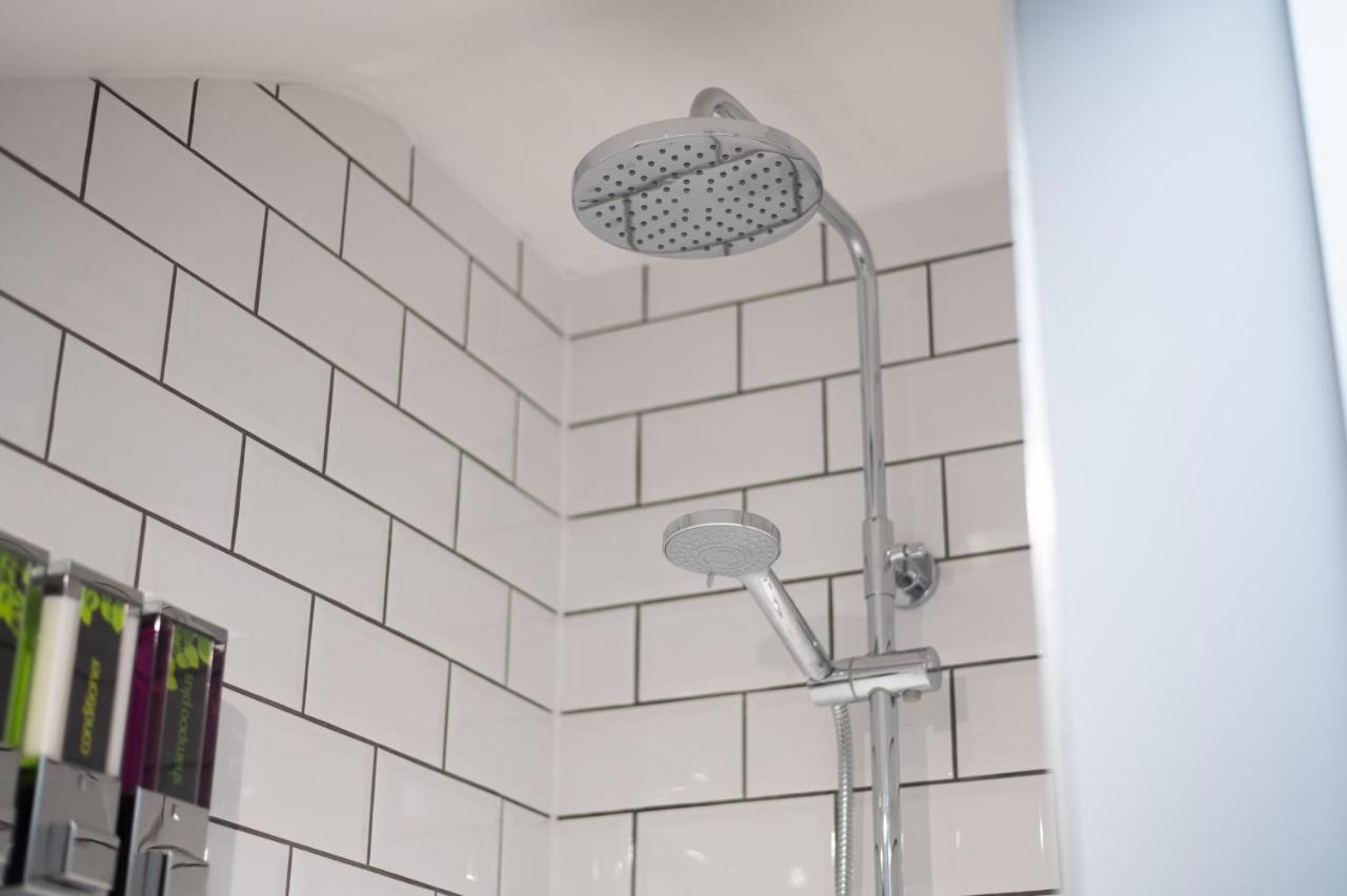 3Rm Flat, Smart Tv'S, Close To All Amenities ラネリー エクステリア 写真