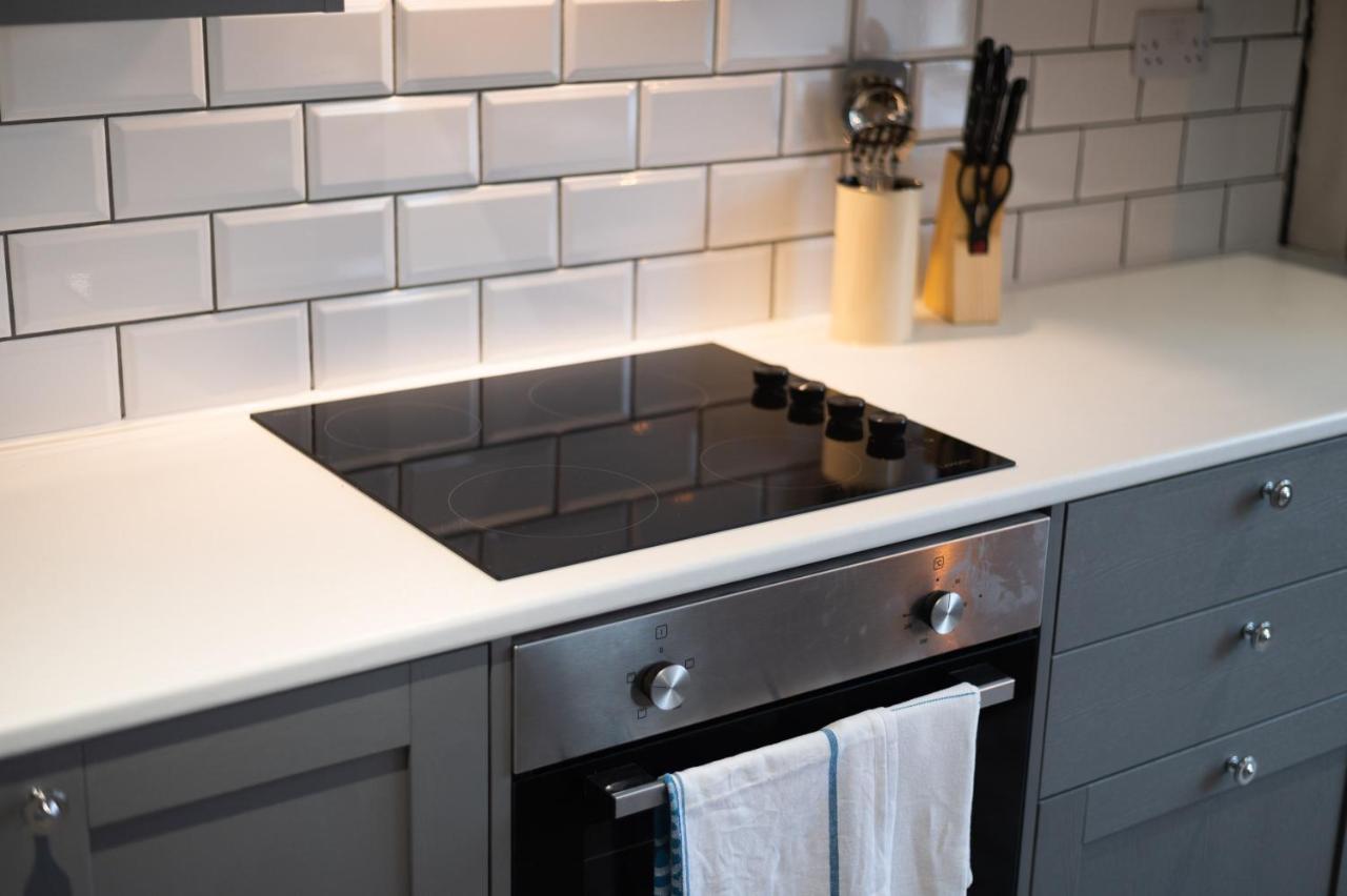 3Rm Flat, Smart Tv'S, Close To All Amenities ラネリー エクステリア 写真