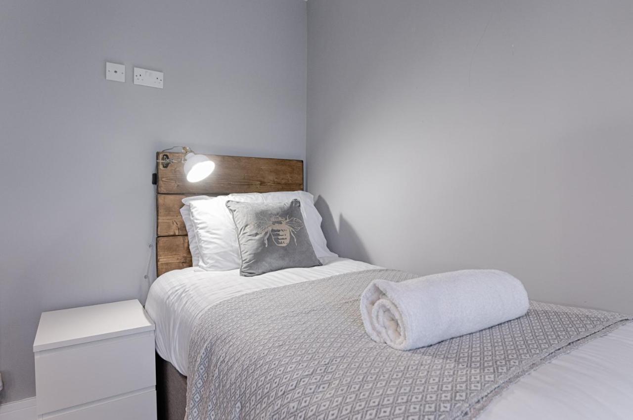 3Rm Flat, Smart Tv'S, Close To All Amenities ラネリー エクステリア 写真